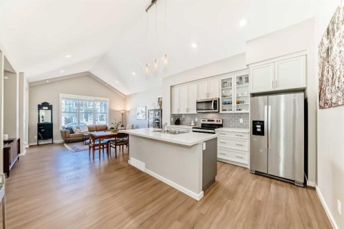 277 Lucas Avenue Nw, Calgary, AB - Indoor Photo Showing Kitchen With Stainless Steel Kitchen With Upgraded Kitchen