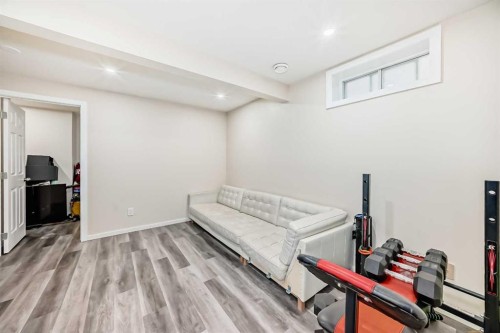 110 Edgeburn Crescent Nw, Calgary, AB - Indoor