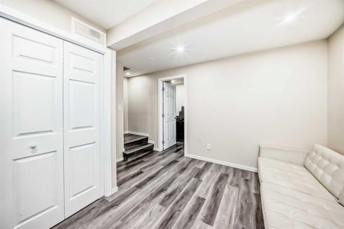 110 Edgeburn Crescent Nw, Calgary, AB - Indoor Photo Showing Other Room