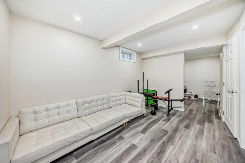 110 Edgeburn Crescent Nw, Calgary, AB - Indoor