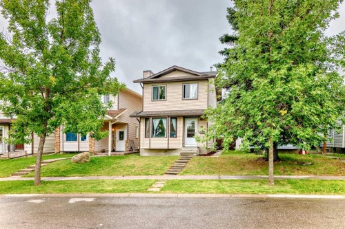 110 Edgeburn Crescent Nw, Calgary, AB - Outdoor With Facade