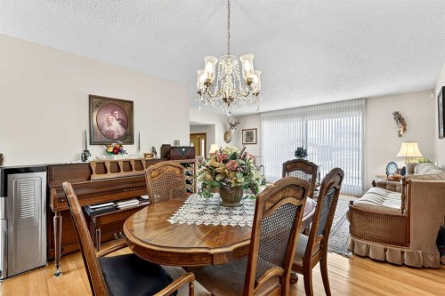 168 Templewood Drive Ne, Calgary, AB - Indoor Photo Showing Dining Room