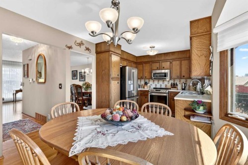 168 Templewood Drive Ne, Calgary, AB - Indoor Photo Showing Dining Room