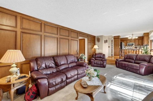 168 Templewood Drive Ne, Calgary, AB - Indoor Photo Showing Living Room