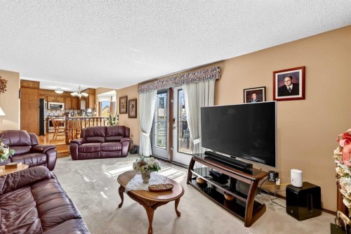 168 Templewood Drive Ne, Calgary, AB - Indoor Photo Showing Living Room