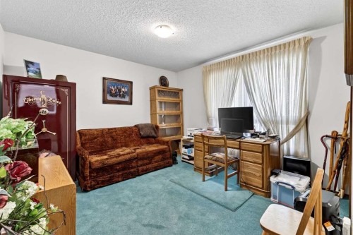 168 Templewood Drive Ne, Calgary, AB - Indoor Photo Showing Office