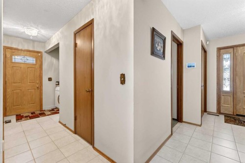 168 Templewood Drive Ne, Calgary, AB - Indoor Photo Showing Other Room