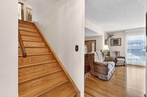 168 Templewood Drive Ne, Calgary, AB - Indoor Photo Showing Other Room
