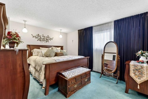 168 Templewood Drive Ne, Calgary, AB - Indoor Photo Showing Bedroom