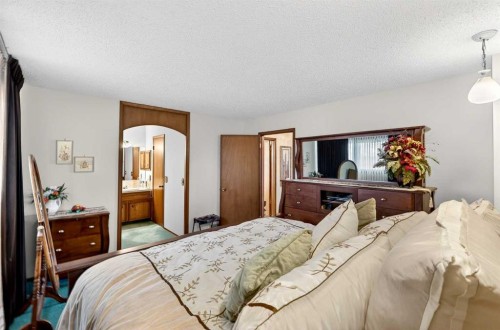 168 Templewood Drive Ne, Calgary, AB - Indoor Photo Showing Bedroom
