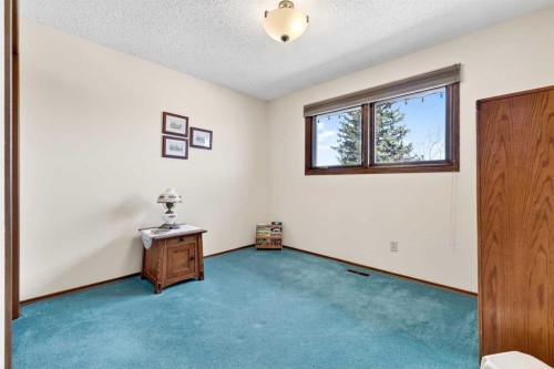 168 Templewood Drive Ne, Calgary, AB - Indoor Photo Showing Other Room