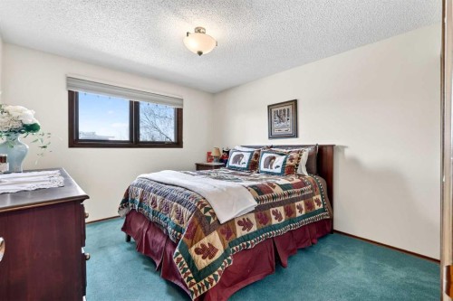 168 Templewood Drive Ne, Calgary, AB - Indoor Photo Showing Bedroom