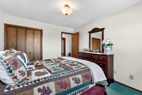 168 Templewood Drive Ne, Calgary, AB - Indoor Photo Showing Bedroom