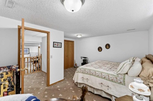 168 Templewood Drive Ne, Calgary, AB - Indoor Photo Showing Bedroom