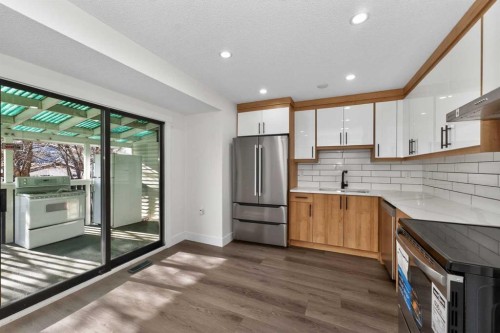 3319 56 Street Ne, Calgary, AB - Indoor Photo Showing Kitchen