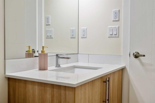 2203-9655 Bowfort Road Nw, Calgary, AB - Indoor Photo Showing Bathroom