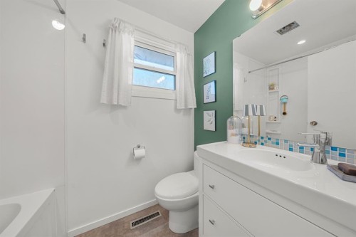 128 Allandale Close Se, Calgary, AB - Indoor Photo Showing Bathroom