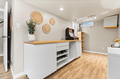 128 Allandale Close Se, Calgary, AB - Indoor