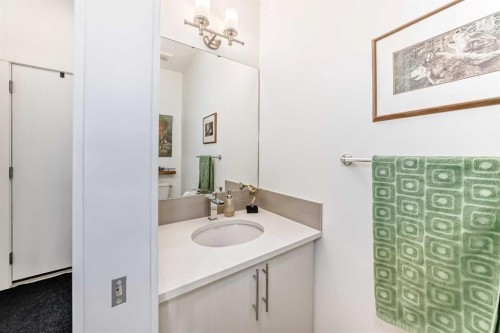 52 Walden Lane Se, Calgary, AB - Indoor Photo Showing Bathroom