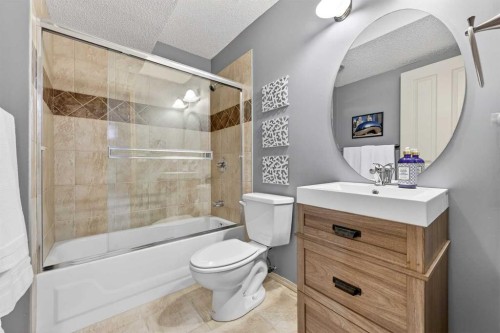 865 Citadel Way Nw, Calgary, AB - Indoor Photo Showing Bathroom