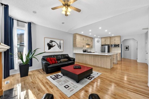 865 Citadel Way Nw, Calgary, AB - Indoor Photo Showing Living Room