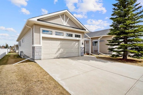 41 Stromsay Gate, Carstairs, AB - Outdoor