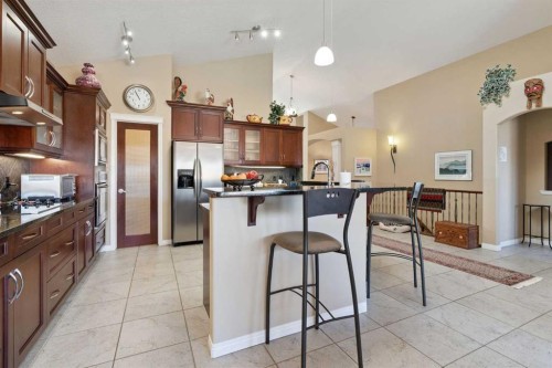 202 Tusslewood Terrace Nw, Calgary, AB - Indoor Photo Showing Kitchen