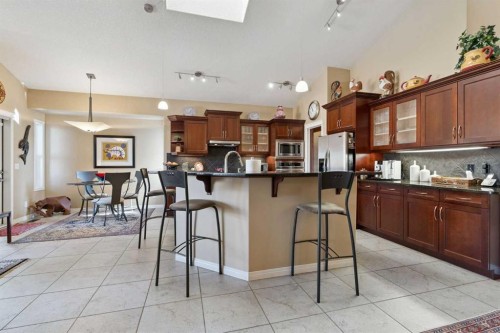 202 Tusslewood Terrace Nw, Calgary, AB - Indoor Photo Showing Kitchen