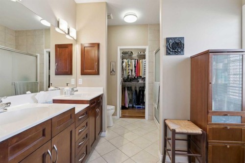 202 Tusslewood Terrace Nw, Calgary, AB - Indoor Photo Showing Bathroom