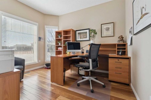 202 Tusslewood Terrace Nw, Calgary, AB - Indoor Photo Showing Office