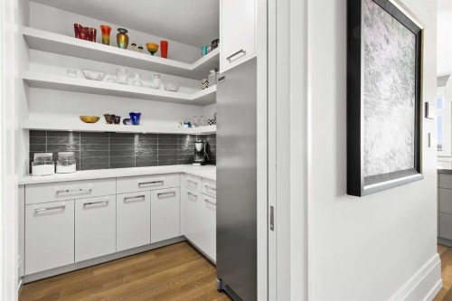 34 Elveden Heights Sw, Calgary, AB - Indoor