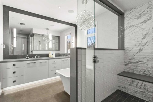 34 Elveden Heights Sw, Calgary, AB - Indoor Photo Showing Bathroom