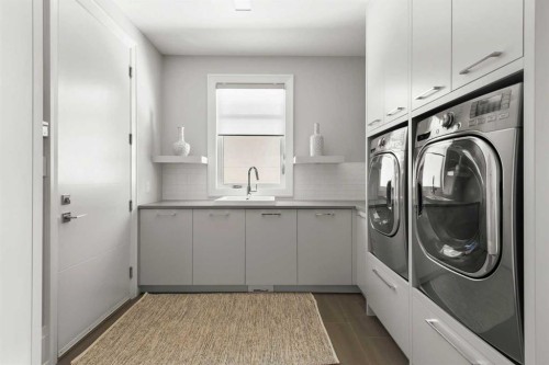 34 Elveden Heights Sw, Calgary, AB - Indoor Photo Showing Laundry Room
