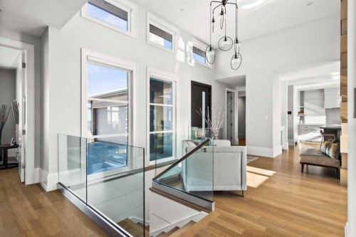 34 Elveden Heights Sw, Calgary, AB - Indoor Photo Showing Other Room