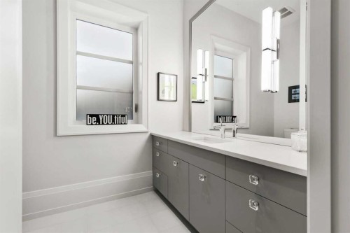 34 Elveden Heights Sw, Calgary, AB - Indoor Photo Showing Bathroom