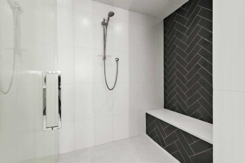 34 Elveden Heights Sw, Calgary, AB - Indoor Photo Showing Bathroom