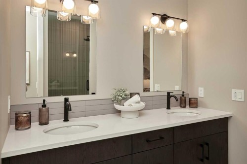  - Indoor Photo Showing Bathroom