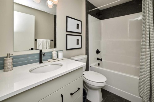  - Indoor Photo Showing Bathroom