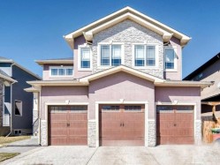120 KINNIBURGH Circle Chestermere, AB T1X 0P8