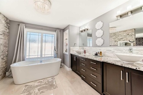 120 Kinniburgh Circle, Chestermere, AB - Indoor Photo Showing Bathroom