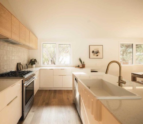 5036 Vanstone Crescent Nw, Calgary, AB - Indoor Photo Showing Kitchen With Upgraded Kitchen