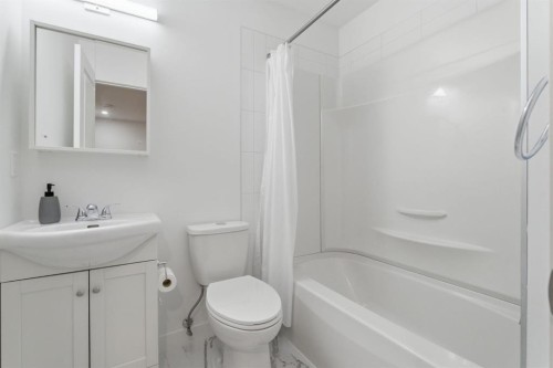 131 Walcrest Way Se, Calgary, AB - Indoor Photo Showing Bathroom