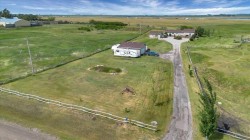 233076 Range Road 245 Rural Wheatland County, AB T1P 1J6