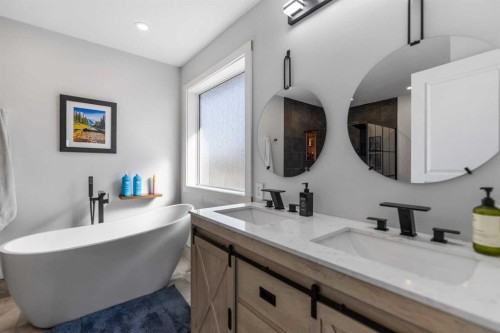 328 Rainbow  Falls Way, Chestermere, AB - Indoor Photo Showing Bathroom