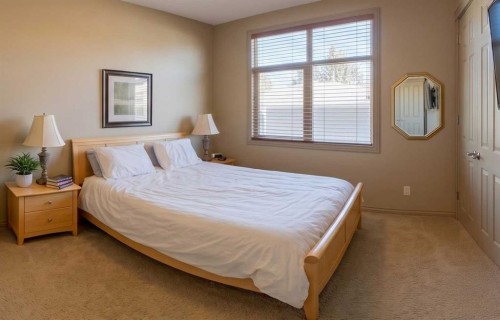 183 Westview Drive Sw, Calgary, AB - Indoor Photo Showing Bedroom