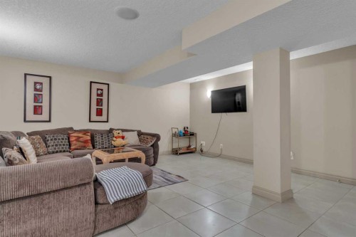 183 Westview Drive Sw, Calgary, AB - Indoor Photo Showing Living Room