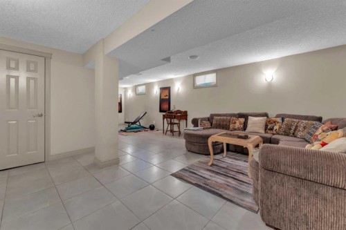 183 Westview Drive Sw, Calgary, AB - Indoor