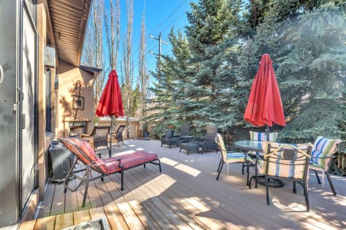 183 Westview Drive Sw, Calgary, AB - Outdoor With Deck Patio Veranda