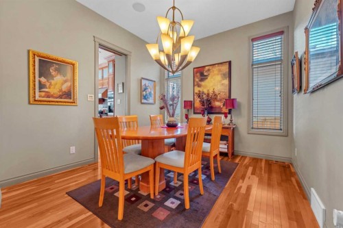 183 Westview Drive Sw, Calgary, AB - Indoor Photo Showing Dining Room