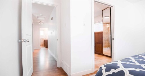 15 Hamlet Road Sw, Calgary, AB - Indoor Photo Showing Bedroom